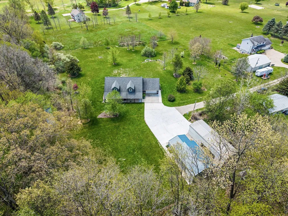 7572 Tucker Lane Leoni Township, MI 49201