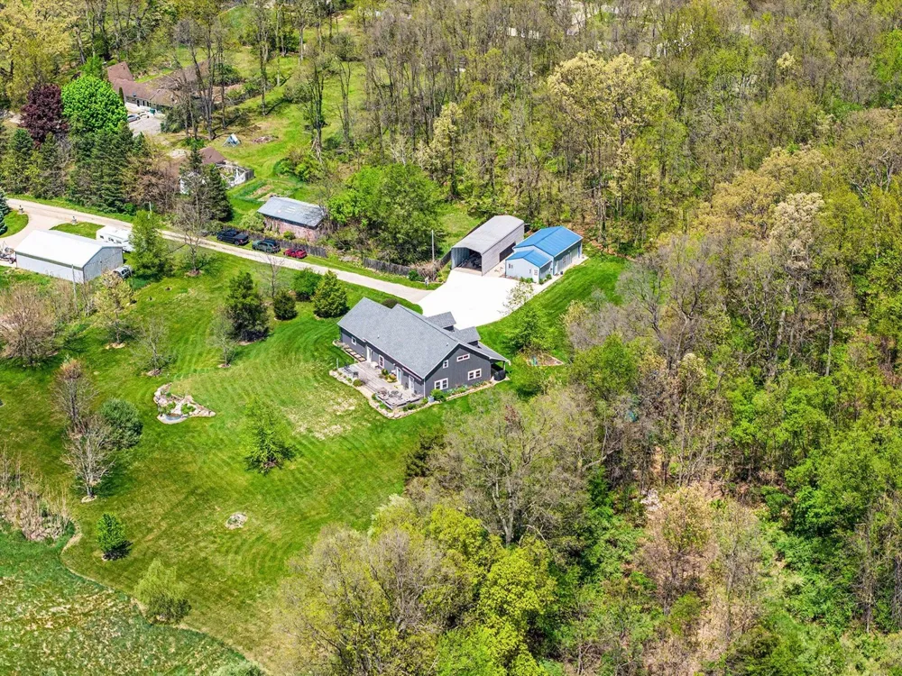 7572 Tucker Lane Leoni Township, MI 49201
