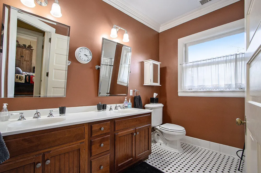 208 W Prospect Street Marshall City, MI 49068