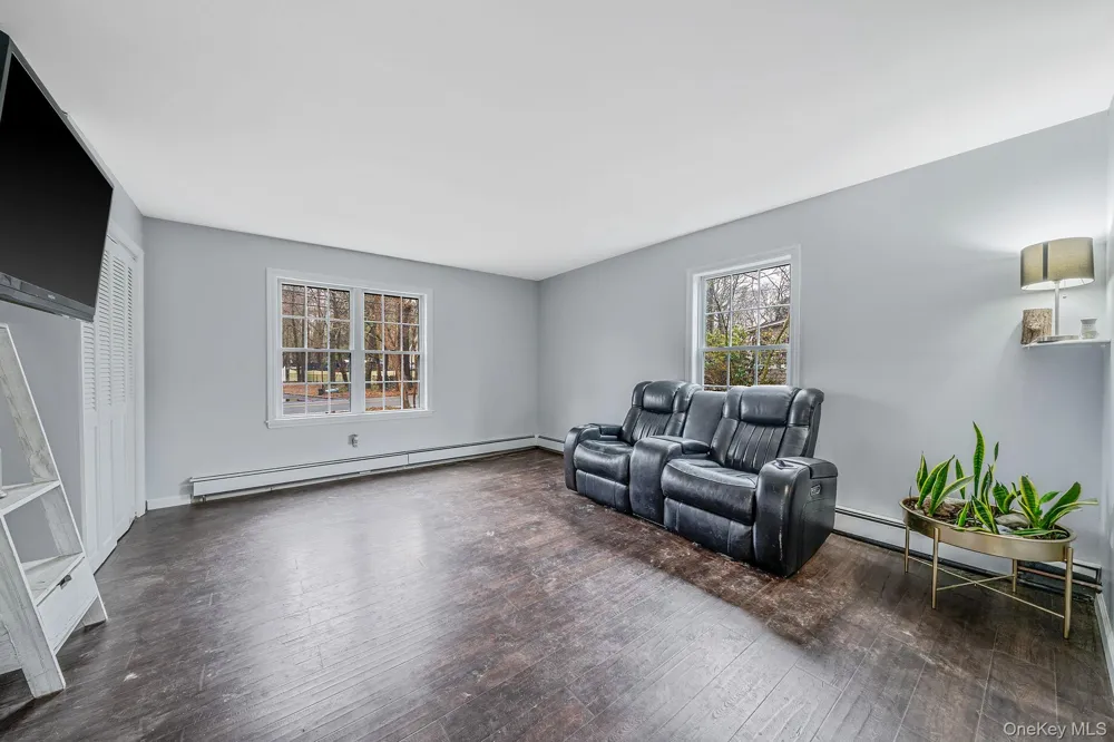 273 Country Road Miller Place, NY 11764
