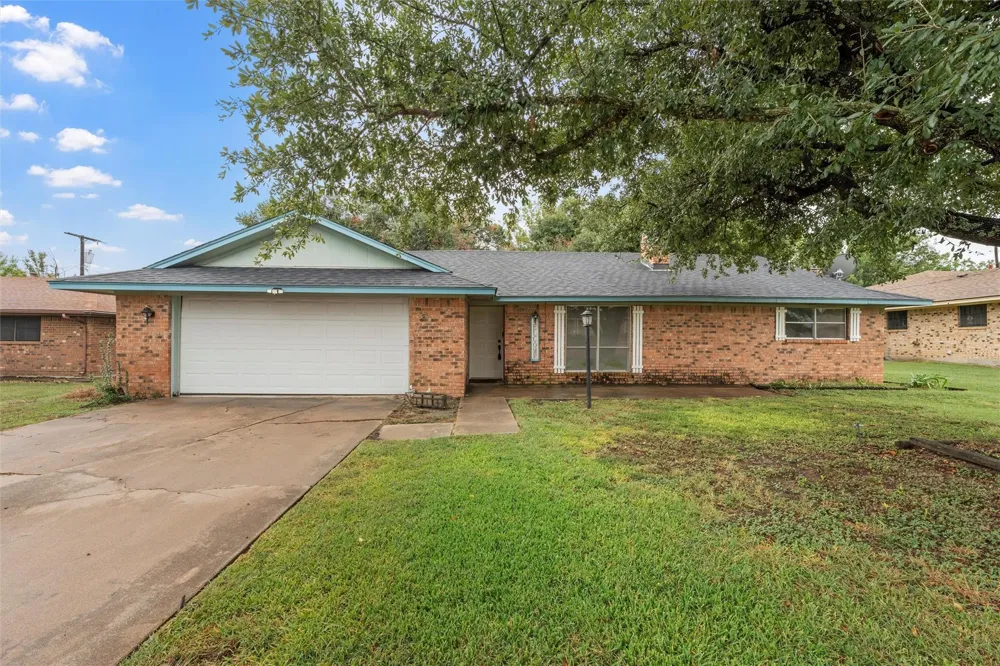 238 Royal Drive Marlin, TX 76661