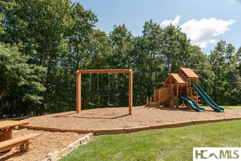 246 Outpost Trail Glenville, NC 28736