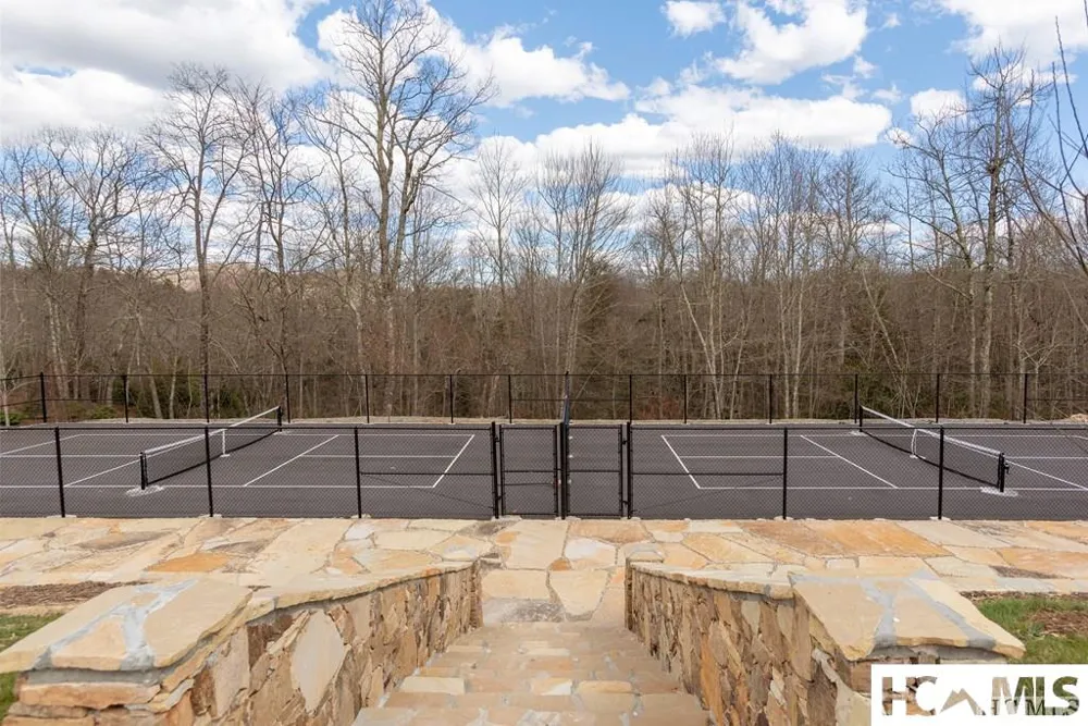 246 Outpost Trail Glenville, NC 28736