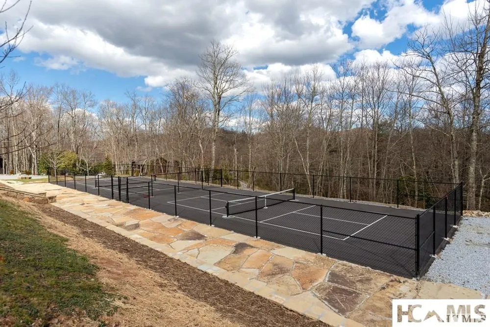 246 Outpost Trail Glenville, NC 28736