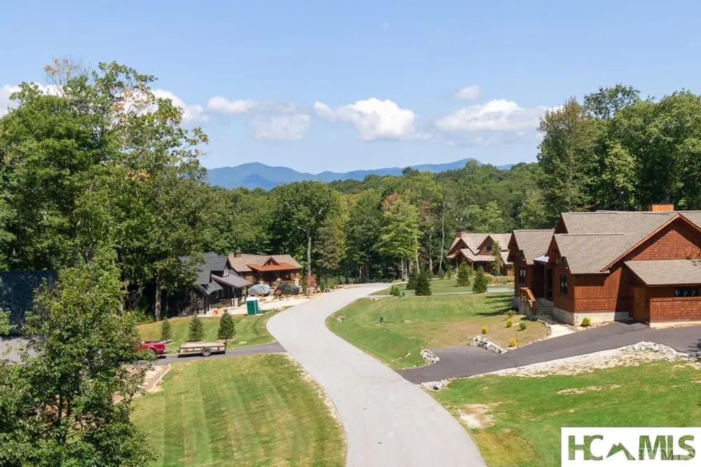 246 Outpost Trail Glenville, NC 28736