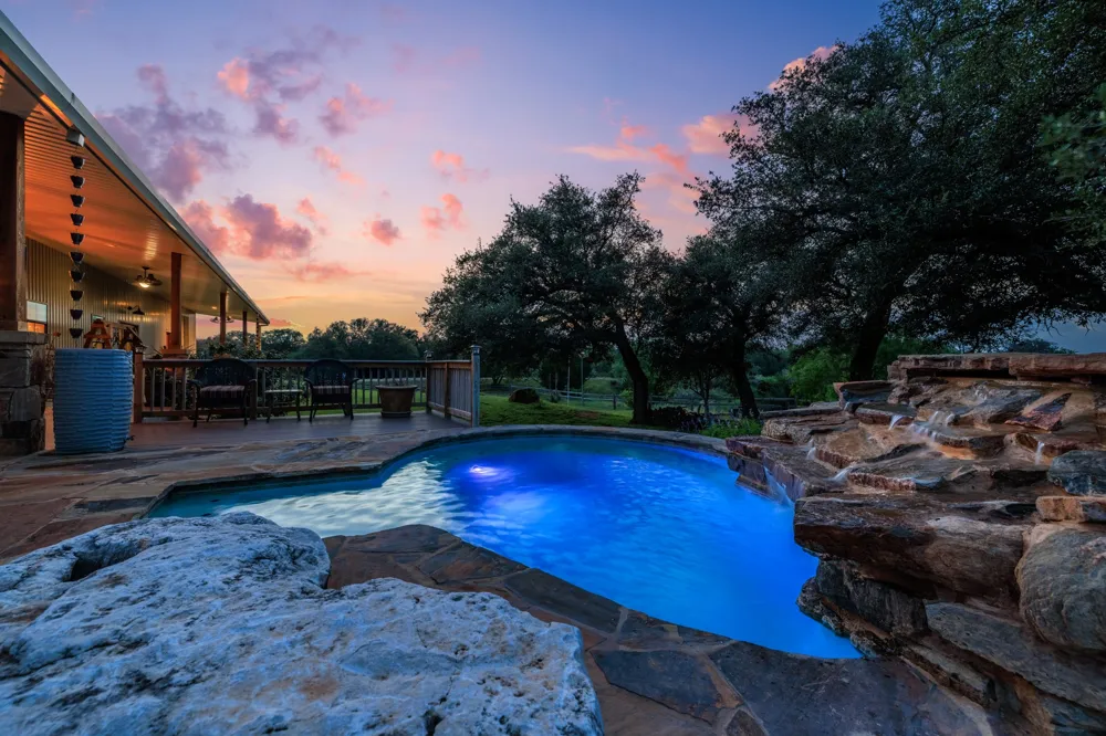 3724 Ranch Road 3347 Round Mountain, TX 78663