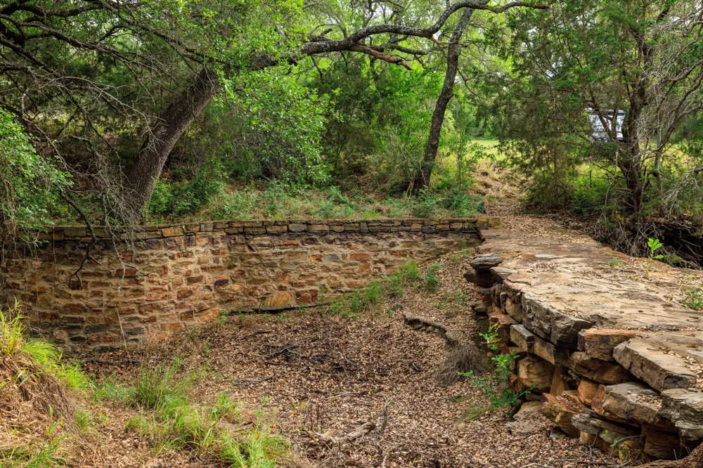 3724 Ranch Road 3347 Round Mountain, TX 78663