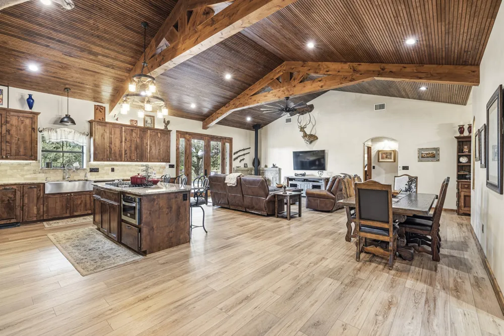 3724 Ranch Road 3347 Round Mountain, TX 78663