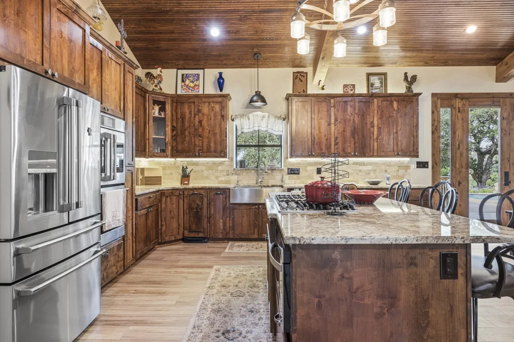 3724 Ranch Road 3347 Round Mountain, TX 78663