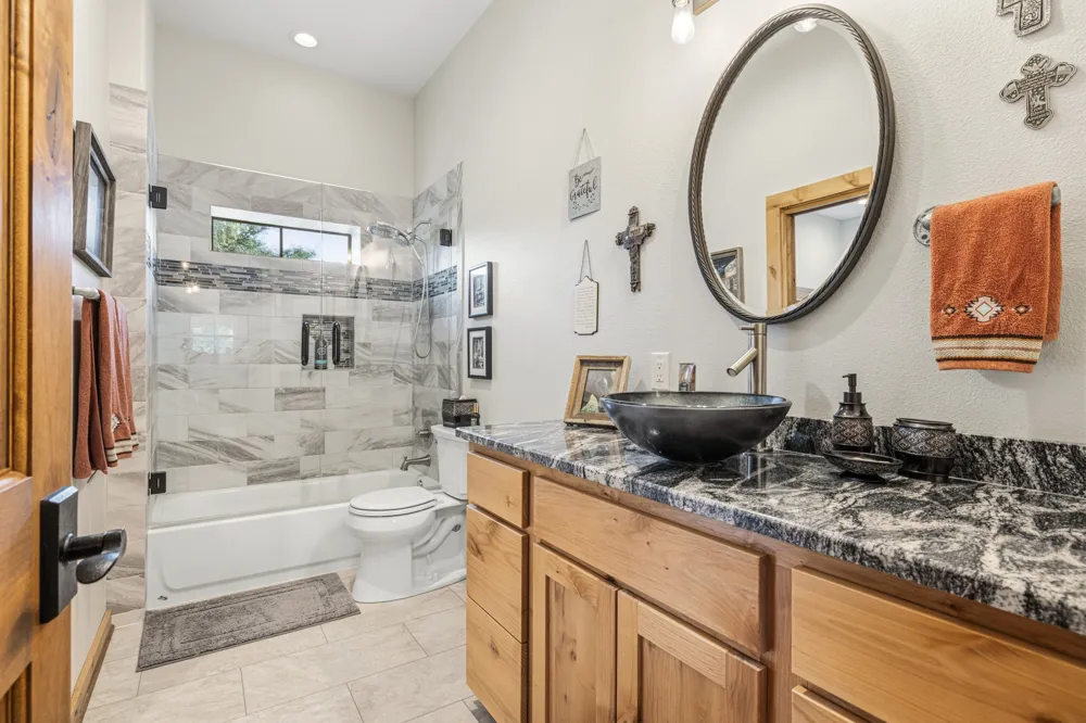 3724 Ranch Road 3347 Round Mountain, TX 78663
