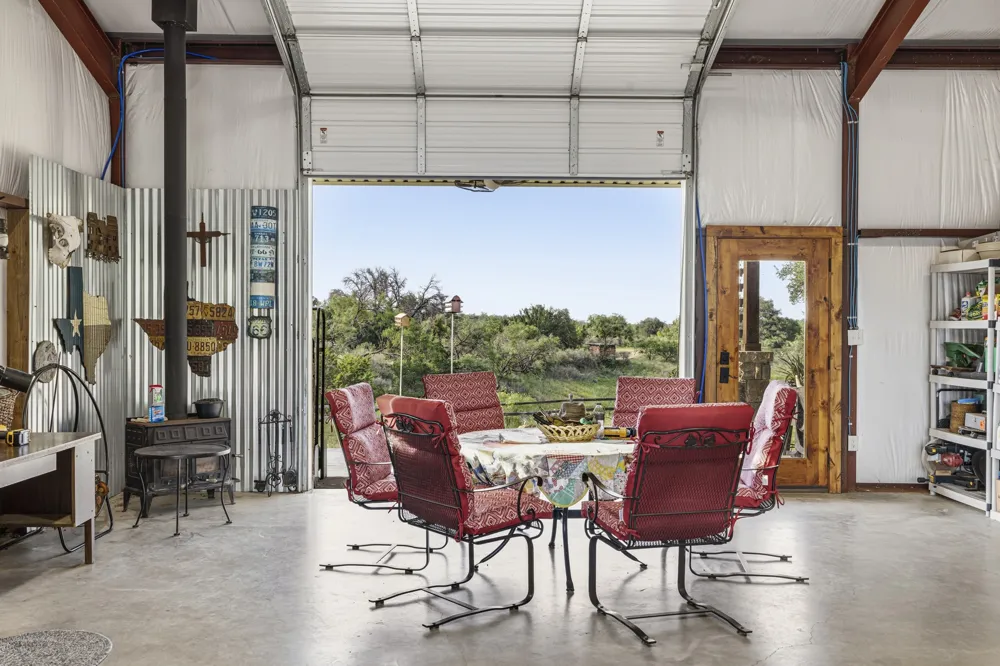 3724 Ranch Road 3347 Round Mountain, TX 78663