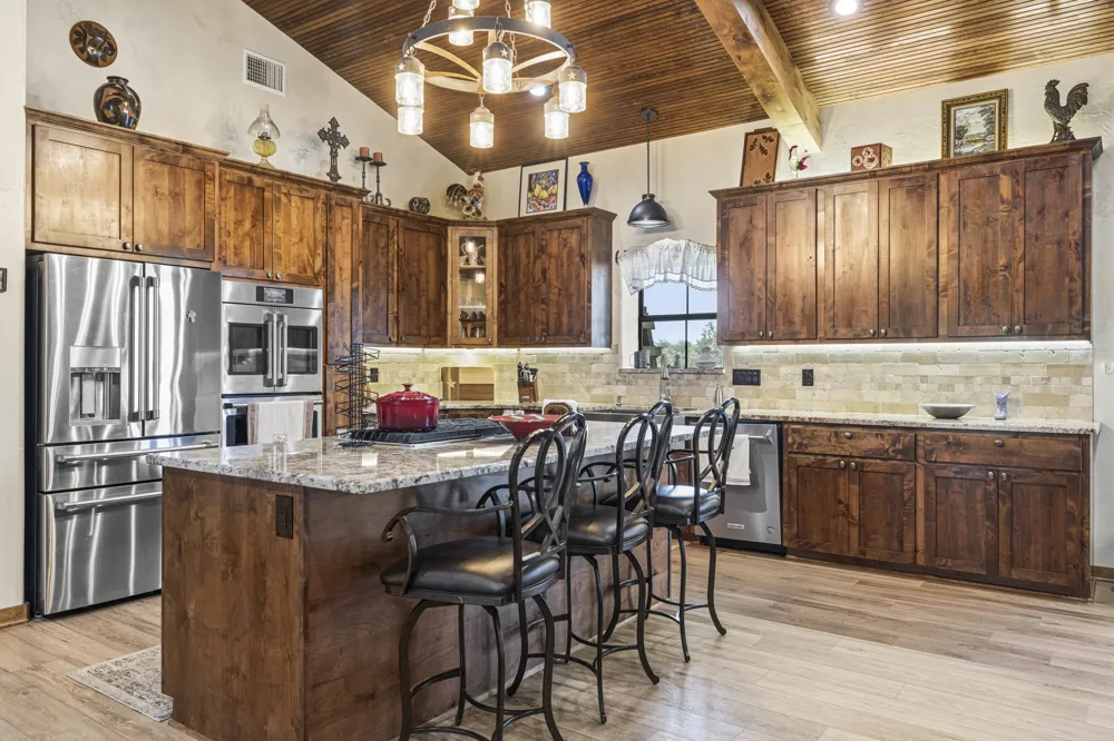 3724 Ranch Road 3347 Round Mountain, TX 78663
