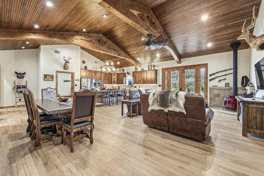 3724 Ranch Road 3347 Round Mountain, TX 78663