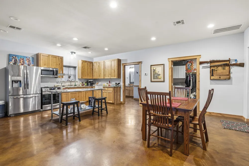 3724 Ranch Road 3347 Round Mountain, TX 78663