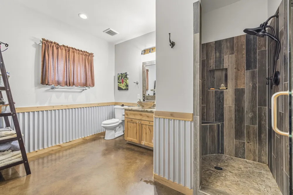 3724 Ranch Road 3347 Round Mountain, TX 78663