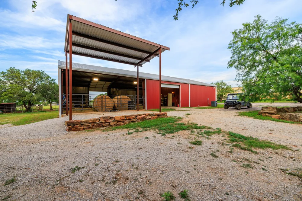 3724 Ranch Road 3347 Round Mountain, TX 78663