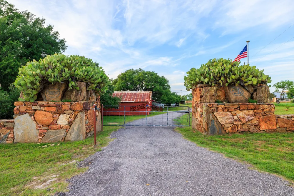 3724 Ranch Road 3347 Round Mountain, TX 78663