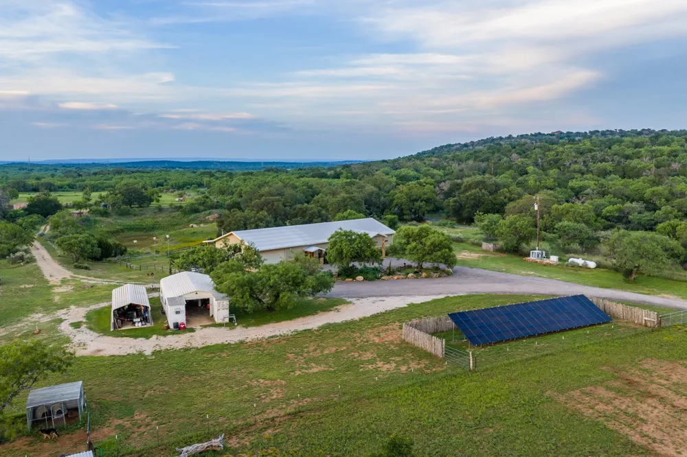 3724 Ranch Road 3347 Round Mountain, TX 78663