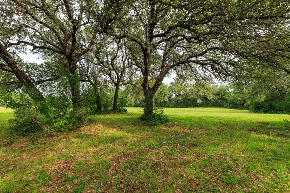 3724 Ranch Road 3347 Round Mountain, TX 78663