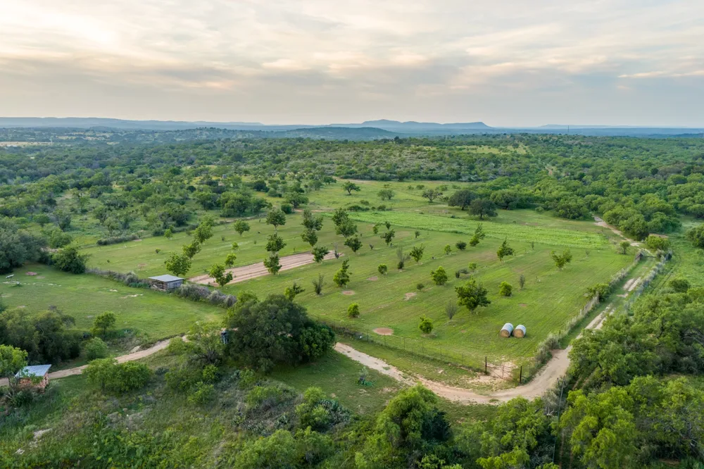 3724 Ranch Road 3347 Round Mountain, TX 78663