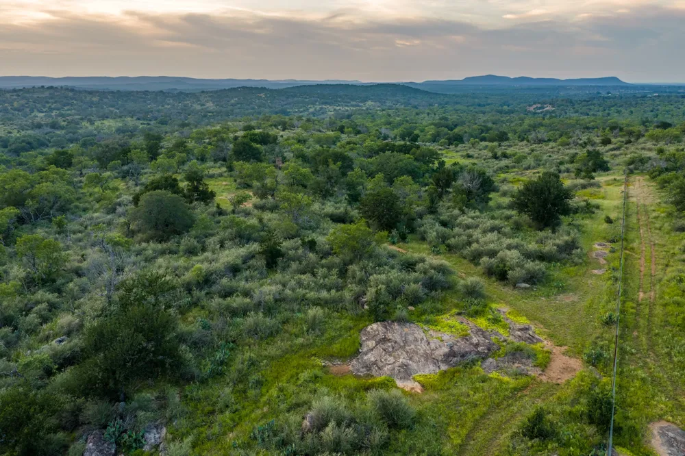 3724 Ranch Road 3347 Round Mountain, TX 78663