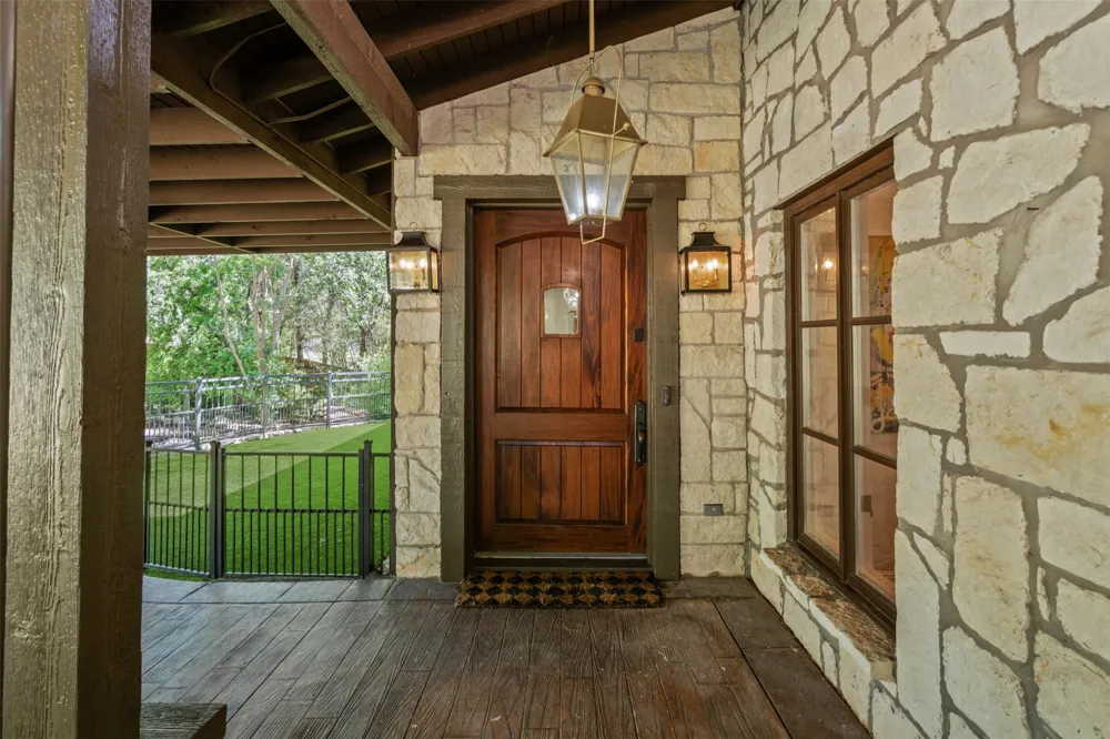 108 Dustin Circle Hudson Oaks, TX 76087