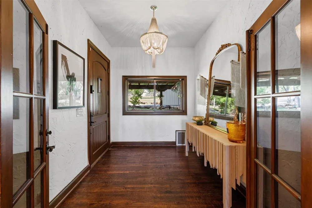 108 Dustin Circle Hudson Oaks, TX 76087