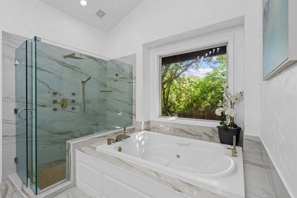 108 Dustin Circle Hudson Oaks, TX 76087