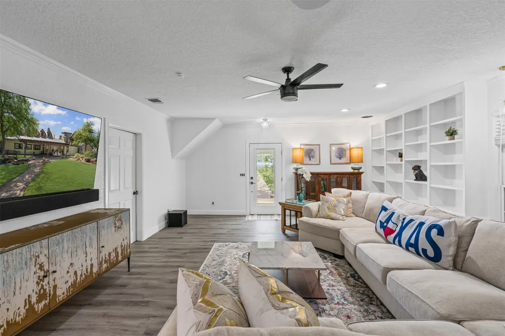 108 Dustin Circle Hudson Oaks, TX 76087