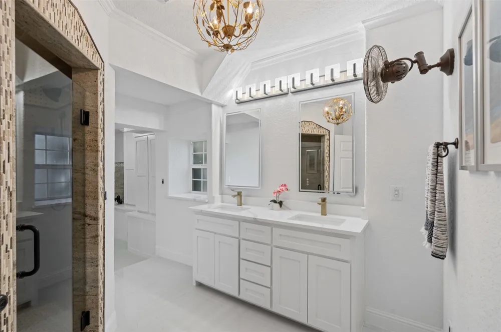108 Dustin Circle Hudson Oaks, TX 76087