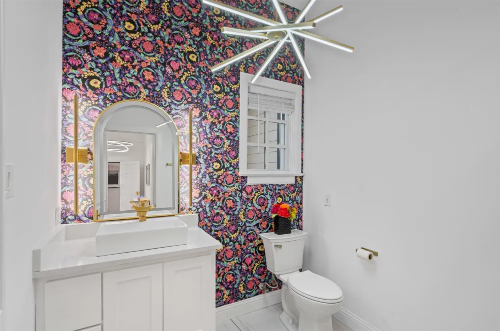108 Dustin Circle Hudson Oaks, TX 76087