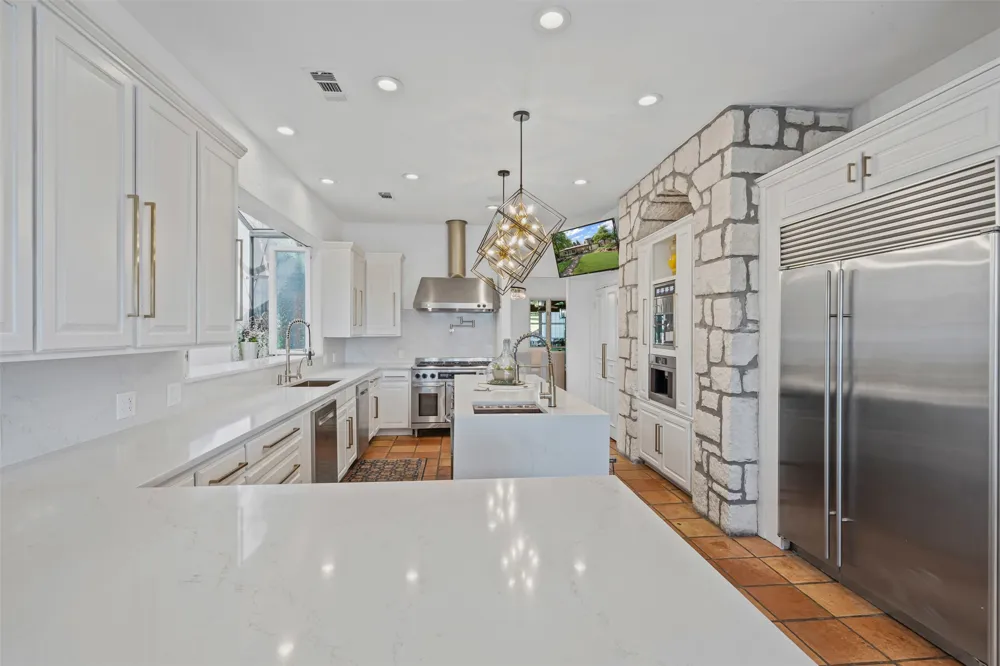 108 Dustin Circle Hudson Oaks, TX 76087