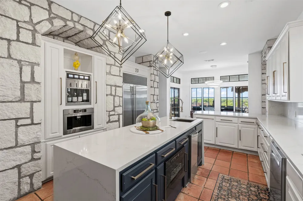 108 Dustin Circle Hudson Oaks, TX 76087