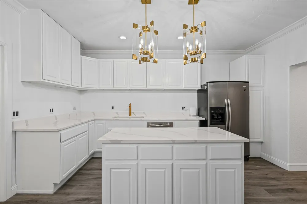 108 Dustin Circle Hudson Oaks, TX 76087