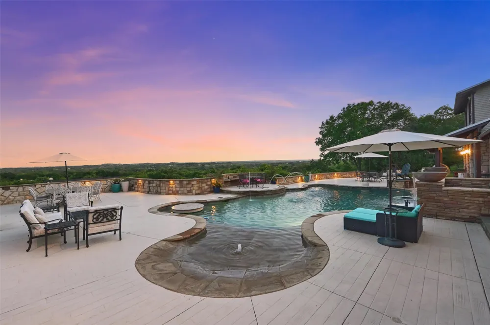 108 Dustin Circle Hudson Oaks, TX 76087
