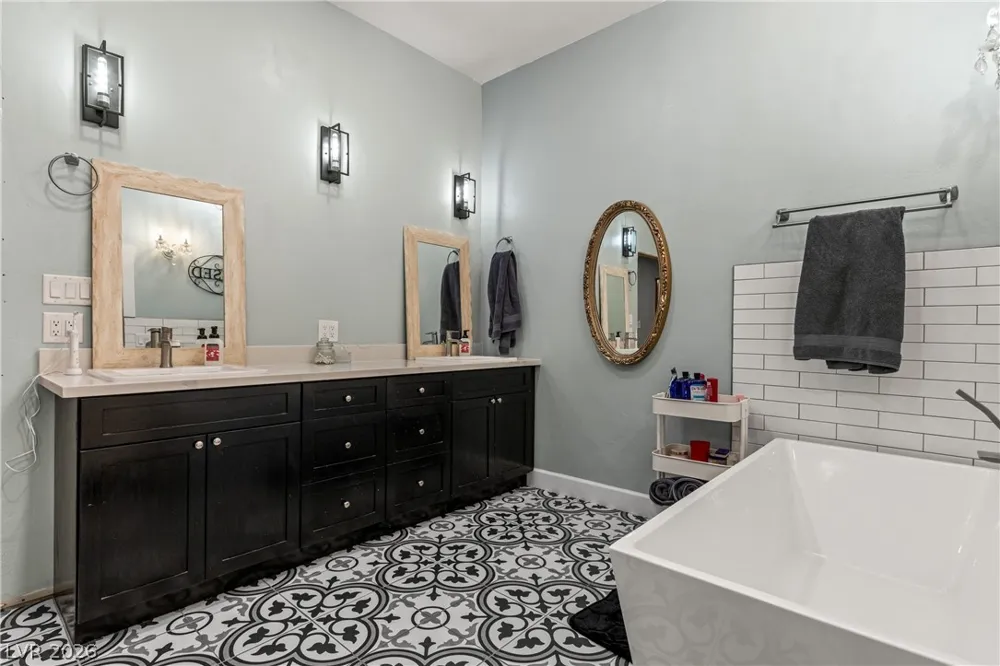 750 Leming Avenue Overton, NV 89040