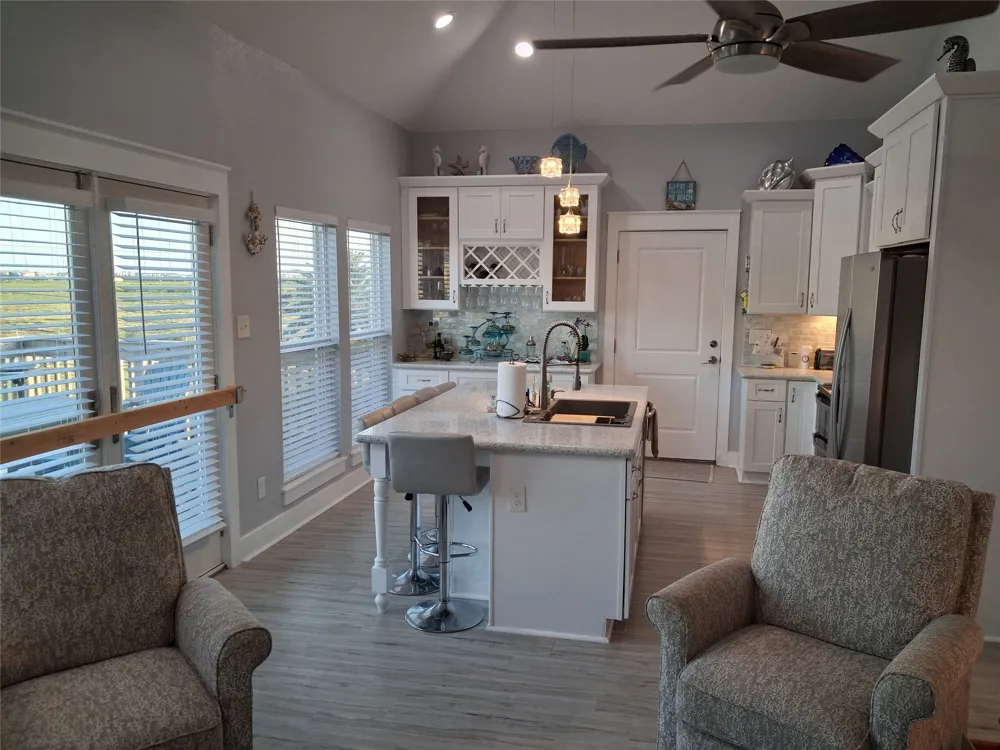 16715 Tahiti Way Jamaica Beach, TX 77554