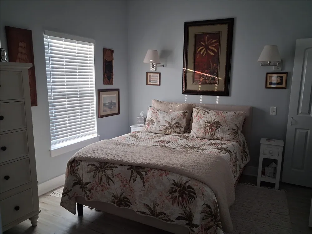 16715 Tahiti Way Jamaica Beach, TX 77554
