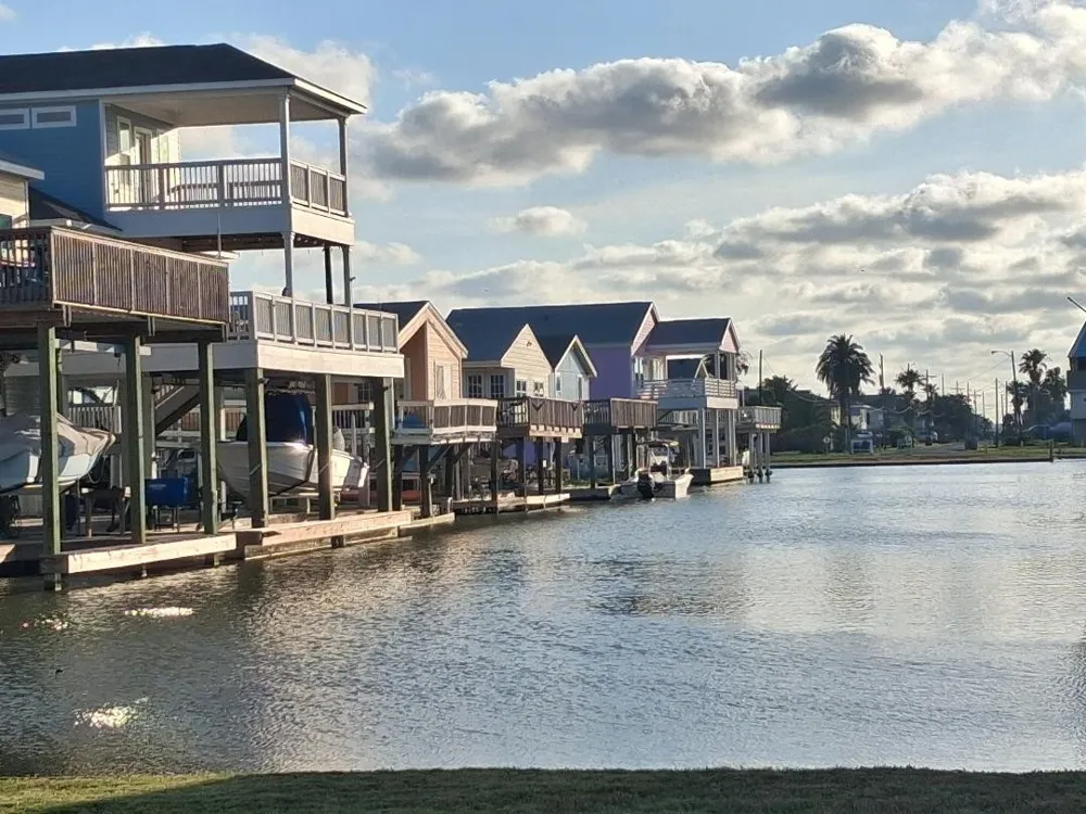 16715 Tahiti Way Jamaica Beach, TX 77554