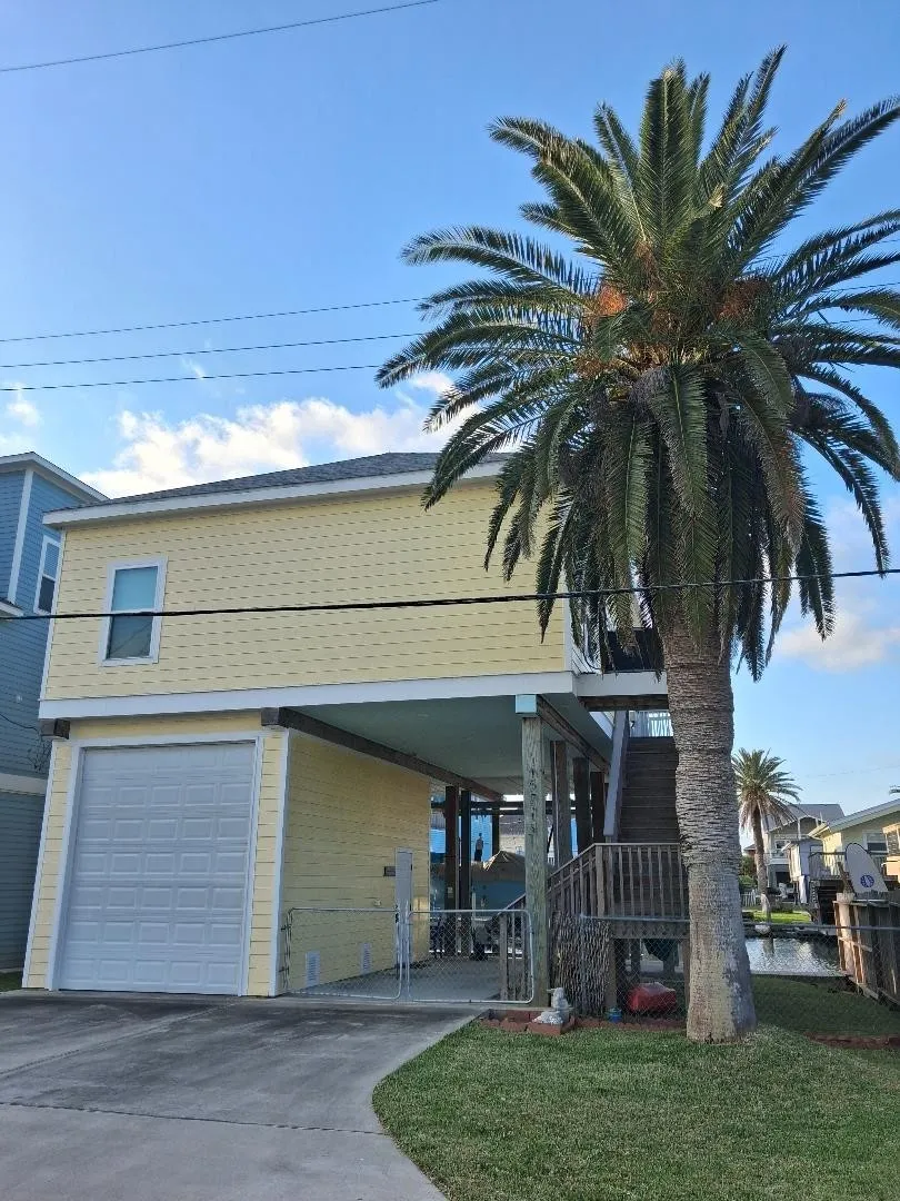 16715 Tahiti Way Jamaica Beach, TX 77554