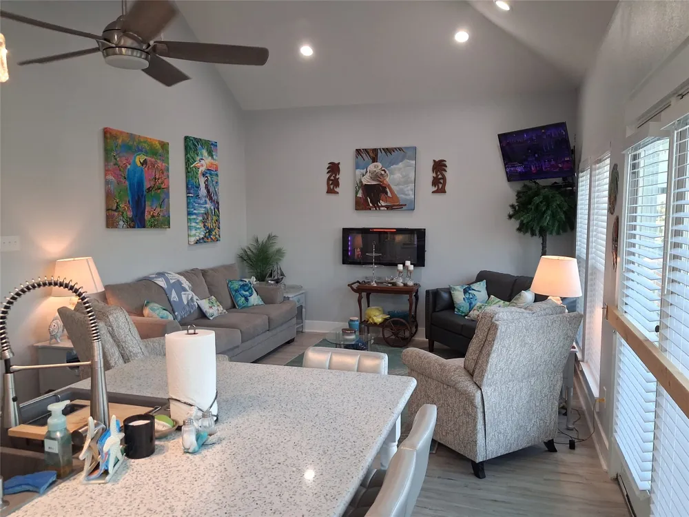 16715 Tahiti Way Jamaica Beach, TX 77554