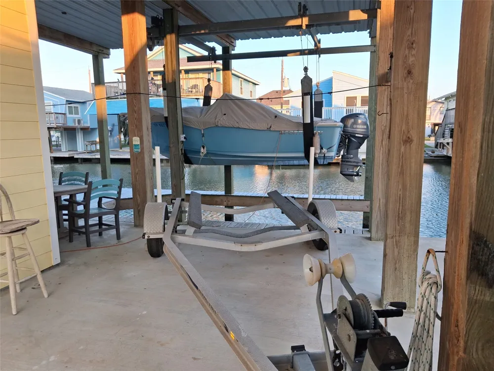 16715 Tahiti Way Jamaica Beach, TX 77554