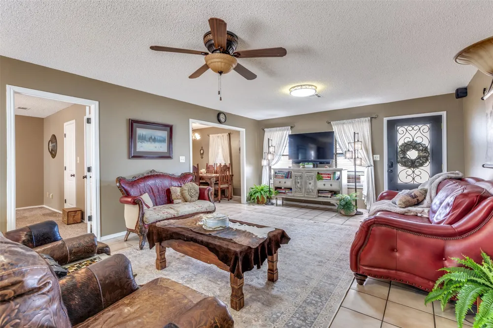 963 County Road 1340 Chico, TX 76431
