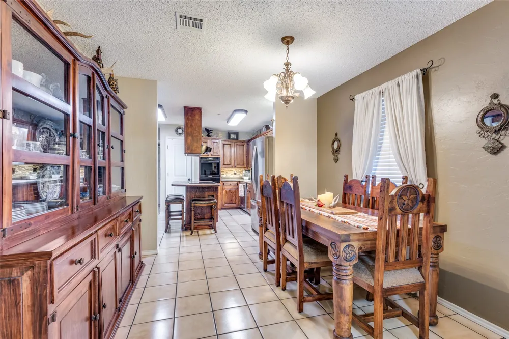 963 County Road 1340 Chico, TX 76431