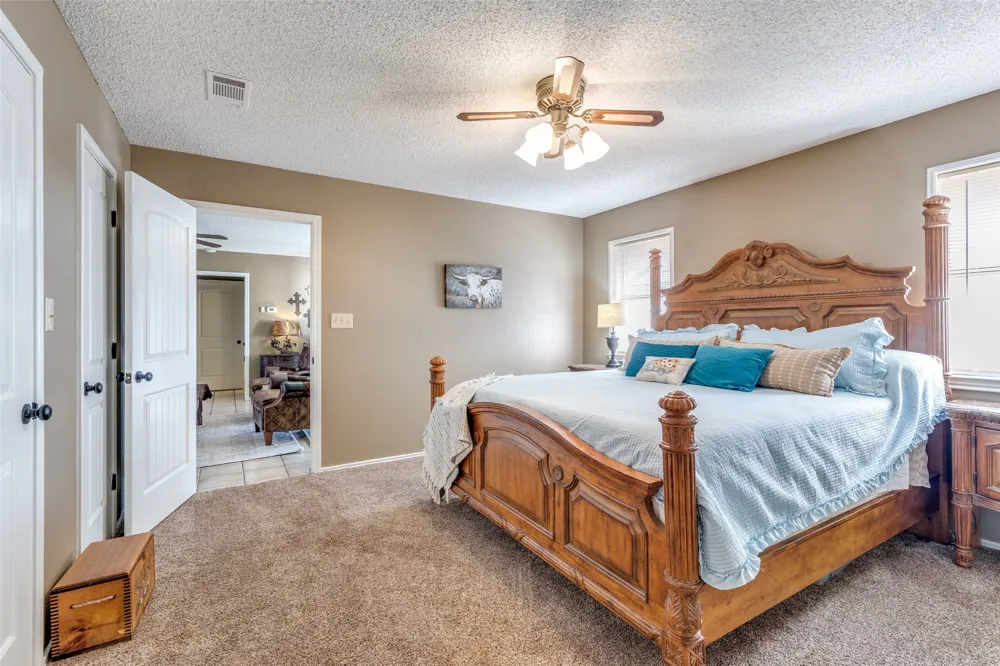 963 County Road 1340 Chico, TX 76431