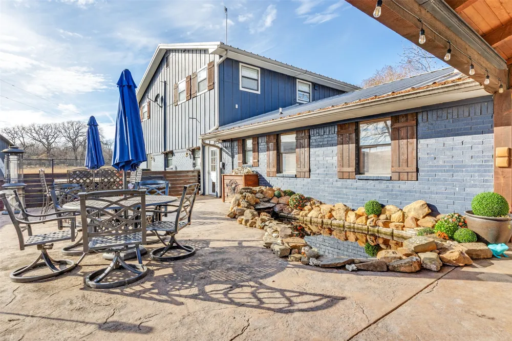 963 County Road 1340 Chico, TX 76431