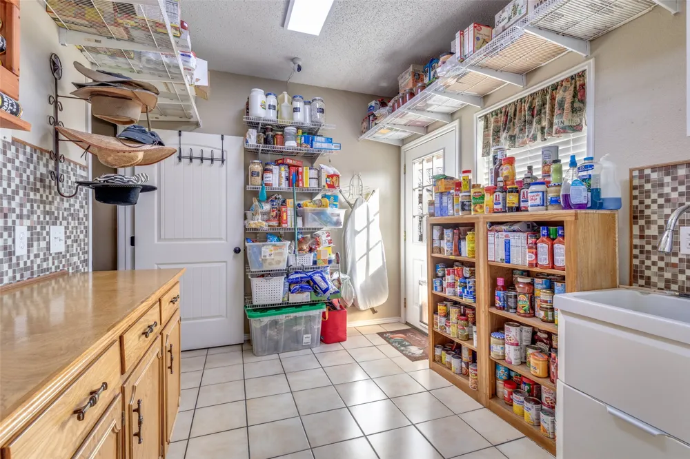 963 County Road 1340 Chico, TX 76431