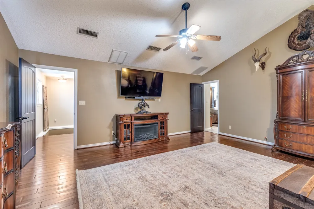 963 County Road 1340 Chico, TX 76431