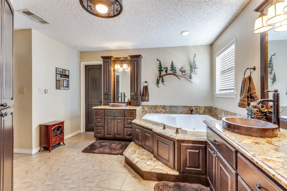 963 County Road 1340 Chico, TX 76431