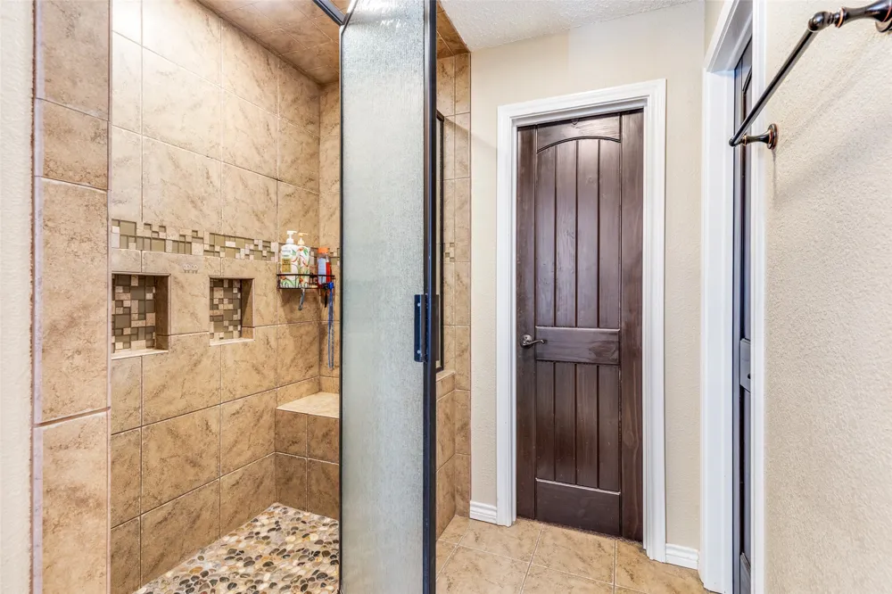 963 County Road 1340 Chico, TX 76431